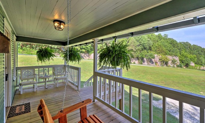 Mountain View House | Cozy Cottage 7 Mi to Blanchard Springs Cavern