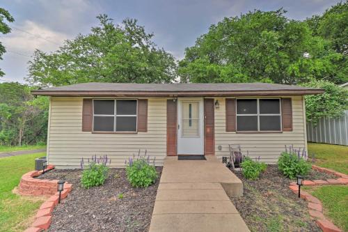 Belton House | Cozy Cottage about 1 Mi to Stillhouse Hollow Lake