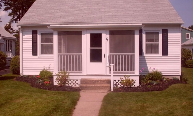 Ogunquit Cabin | Cozy Cottage At Footbridge Beach - Great Fall and Spring Rates
