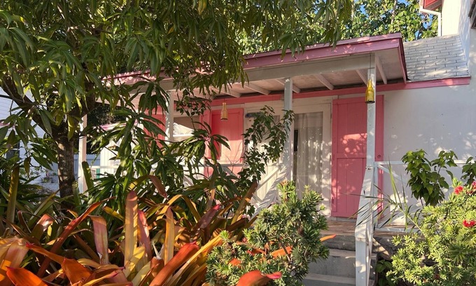 Governor's Harbour Cottage | Cozy Cottage Located in the Heart of Governor's Harbor