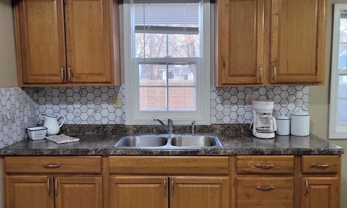 Kearney Cottage | Cozy Cottage Centrally Located