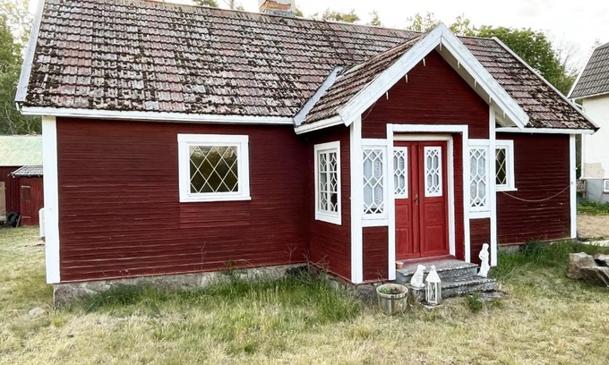 Alsterbro House | Cozy cottage close to nature in Alsterbo
