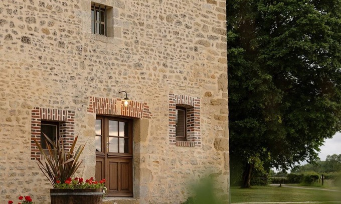 Courtomer Cottage | Cozy cottage for two on the prestigious Courtomer Estate — pets welcome!