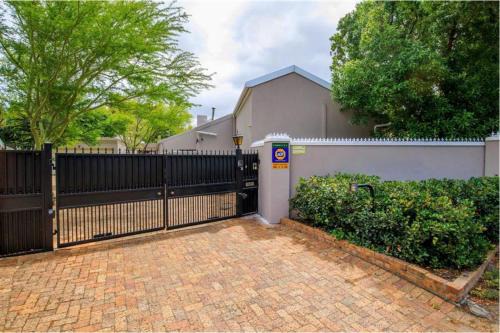 Constantia Apartment | Cozy Cottage in Constantia