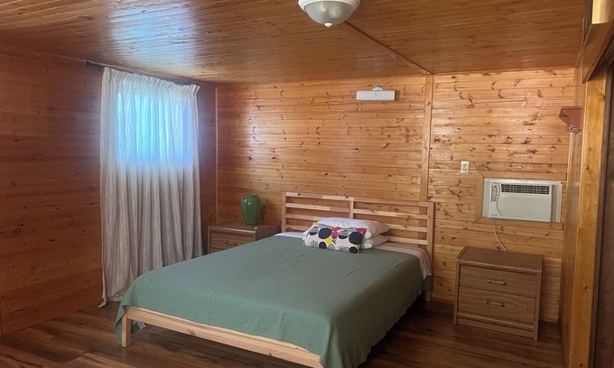 Crystal Beach Cottage | Cozy cottage in Crystal Beach