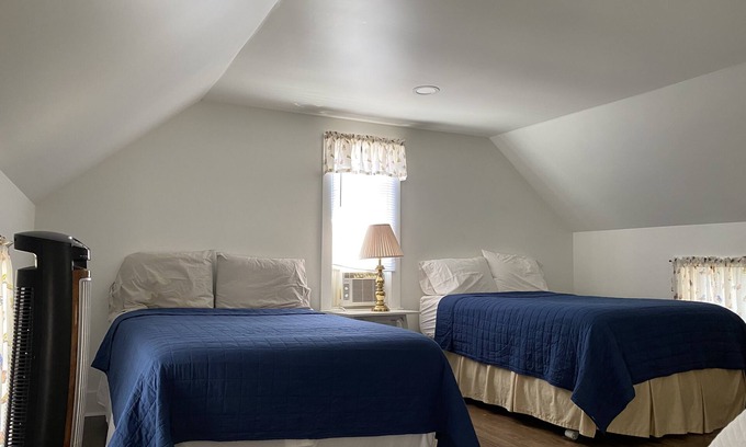 Syracuse Cottage | Cozy Cottage in Oakwood Resort
