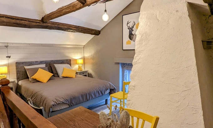 Saint-Bresson Cottage | Cozy cottage in Saint-Bresson with private garden and WIFI
