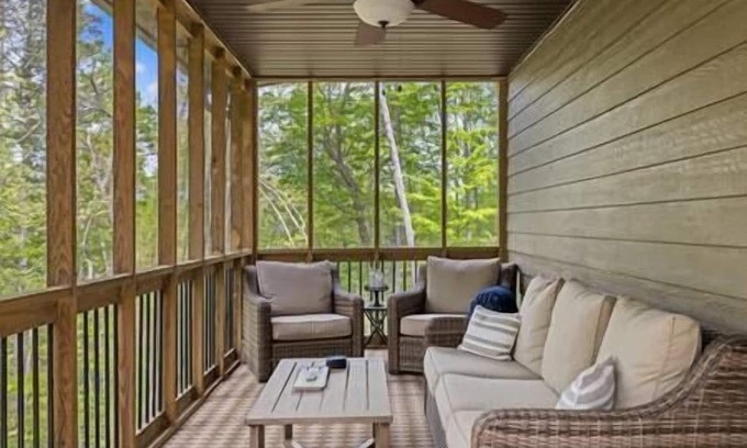 Lake Lure House | Cozy Cottage in the heart of Lake Lure