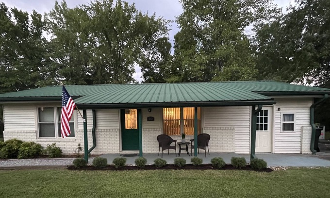 Hardin Cottage | Cozy Cottage - Kentucky Lake
