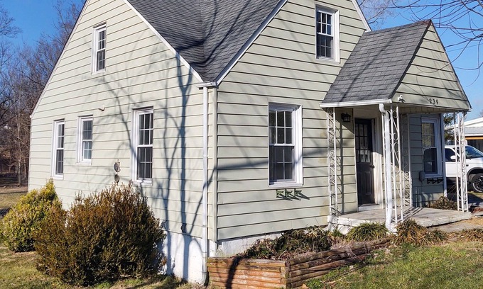 Abingdon House | Cozy Cottage Located in Historic Abingdon Virginia
