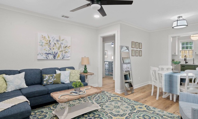 Laurel Cottage | Cozy Cottage near Downtown Laurel!