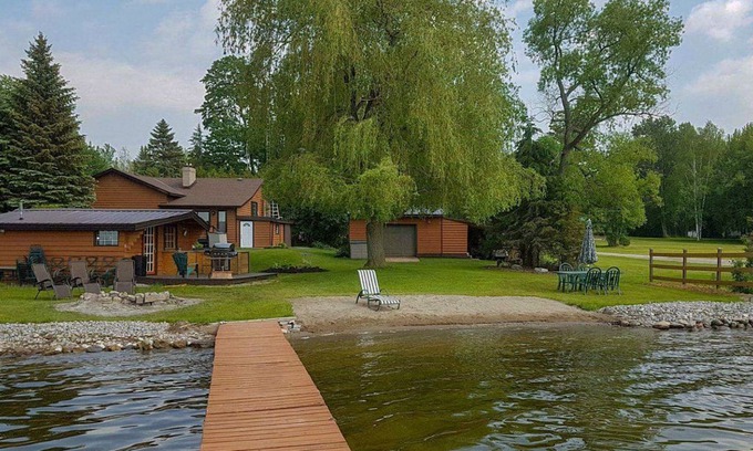 Janetville House | Cozy Cottage on Lake Scugog
