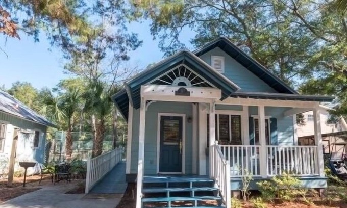 Steinhatchee Cottage | Cozy cottage ! Pet friendly ! Sleeps 4