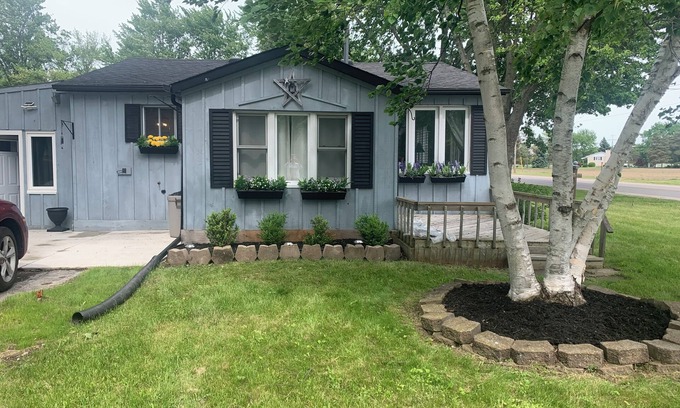 Plympton-Wyoming Cottage | Cozy Cottage Retreat at Lake Huron - Private Beach (Pet Friendly)