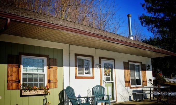 Mansfield Cottage | Cozy Cottage w/wood stove, firepit, pond & hiking trails near Snow Trails