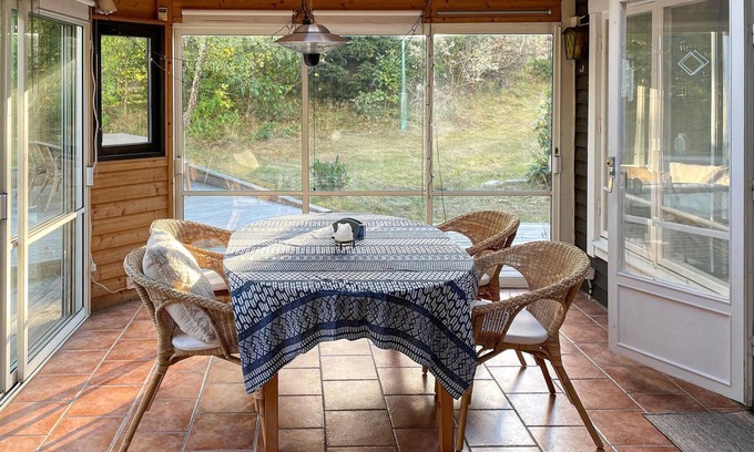 Degeberga House | Cozy cottage with several fireplaces and an annex.