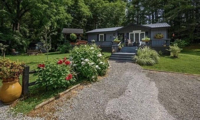 Nashville House | Cozy Country Cottage