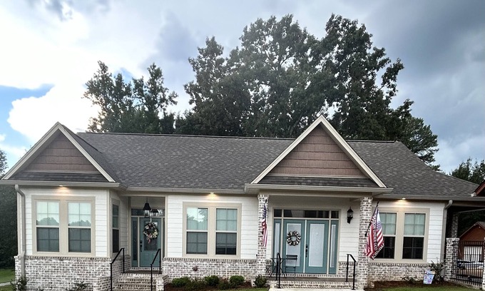 New Albany Cottage | Cozy country cottage 35 minutes to Oxford, Tupelo & 60 miles from Memphis
