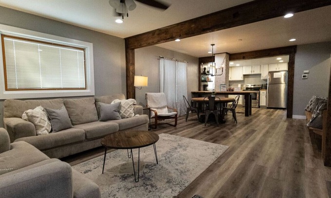 Hastings House | Cozy country home in town