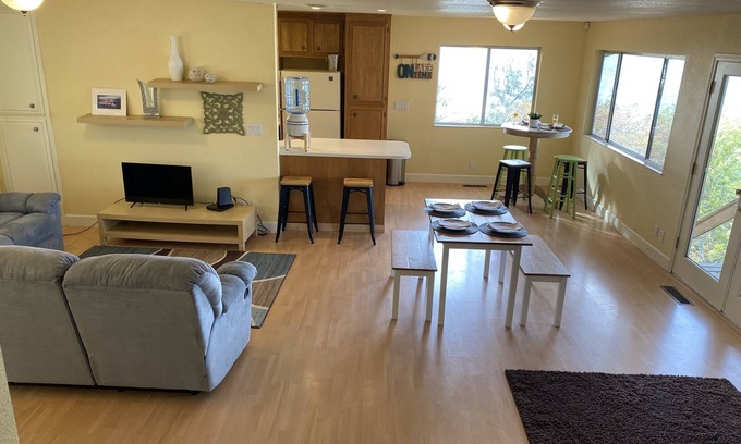 Clearlake House | Cozy country home in a remote area.