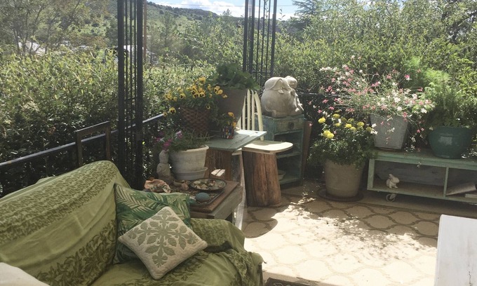 Tyrone House | Cozy country house 7 minutes from town.
