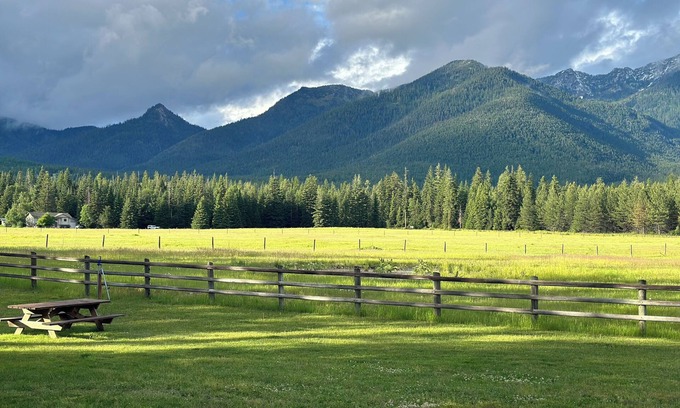 Kalispell Cabin | Cozy Couples cabin, hikers delight, epic Mountain View