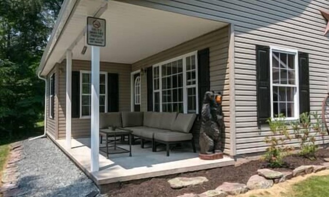 Wellsboro House | Cozy Couples Getaway/Beaver Dam Lodge