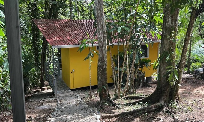 Cocles Cottage | Cozy cottage in tranquil Puerto Viejo de Talamanca with WiFi