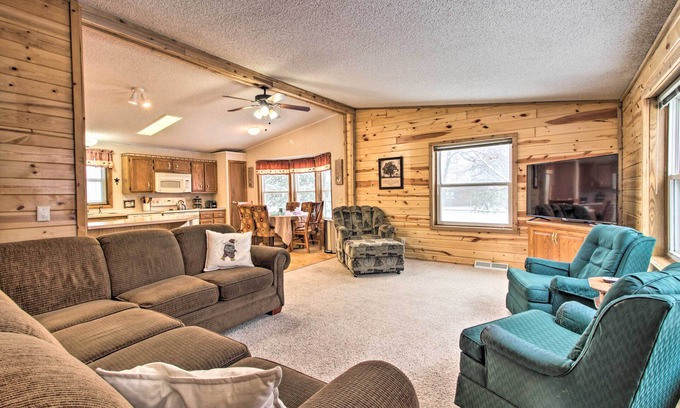 Crosby Cabin | Cozy Crosby Cabin Near Serpent Lake + Main St