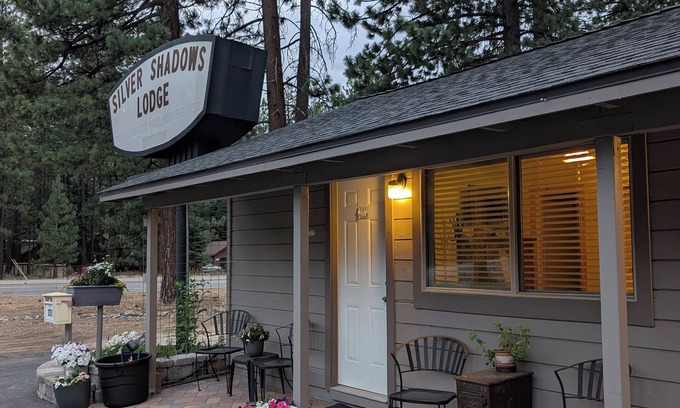 Tahoe Valley Cabin | Cozy cute clean rustic charm studio with wifi in South Lake Tahoe