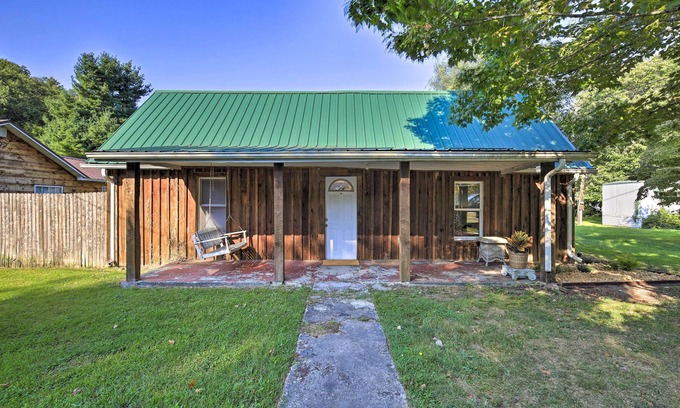 Damascus House | Cozy Damascus Home < 1 Mi to Appalachian Trl