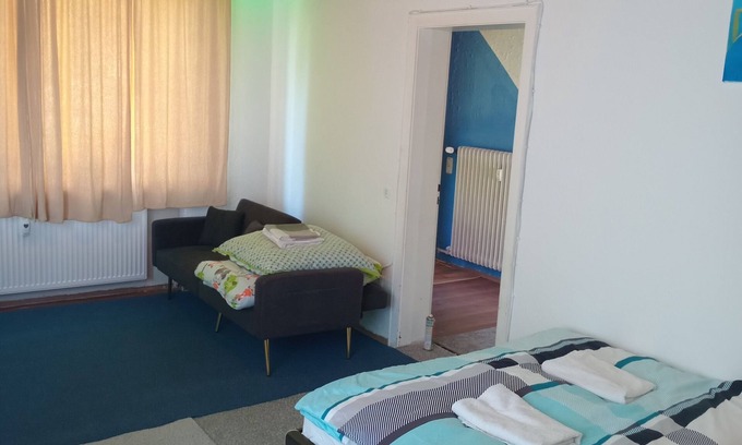 Buchholz in der Nordheide Apartment | Cozy 2-Bed Apartment in Buchholz. Ideal for work &Families.Free Parking & wifi