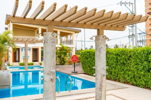 San Dionisio Apartment | Cozy Deluxe Studio Fully Furnished Condo for Rent