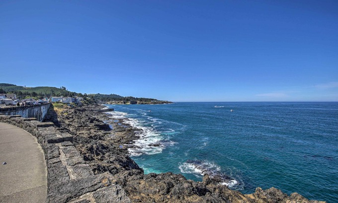 Depoe Bay Condo | Cozy Depoe Bay Hideaway, Steps to Scenic View
