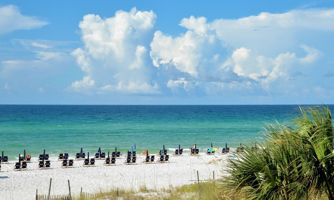 Miramar Beach House | Cozy, dog-friendly home near the beach, golf, restaurants & shopping
