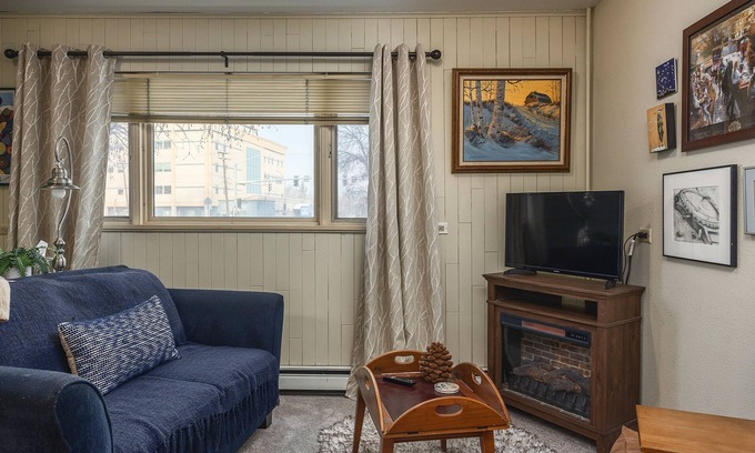 Fairbanks Apartment | Cozy downstairs studio with board games, streaming, and nearby activities