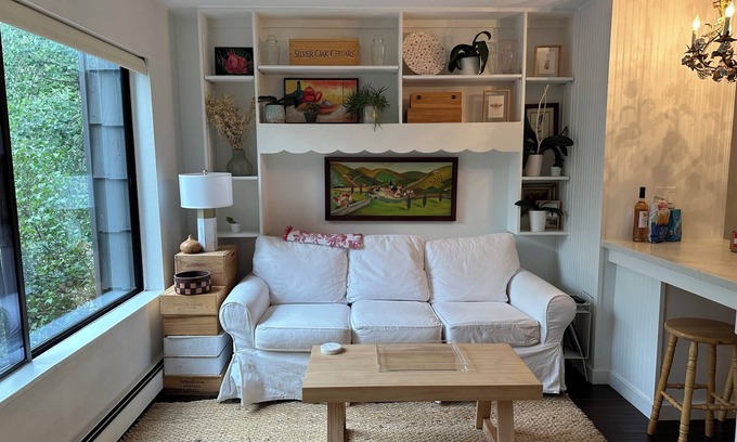 Aspen Apartment | Cozy Downtown Aspen Studio - Oct & Nov SPECIAL - 8th night free