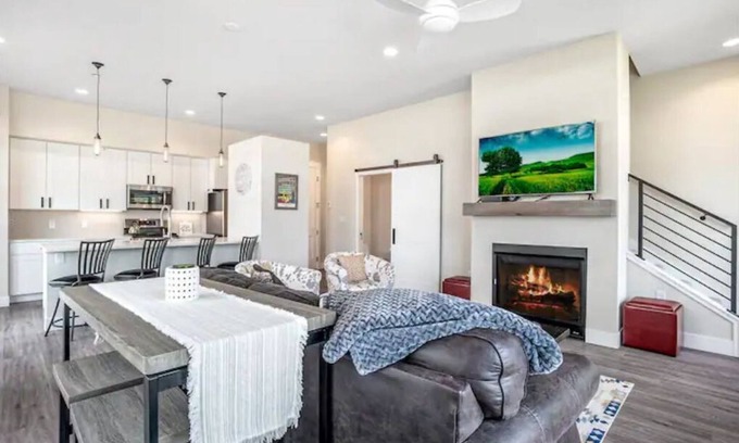 Winter Park Condo | Cozy Downtown Condo with Jacuzzi 5 Min from Resort