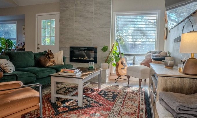 Austin House | Cozy East Austin Home, 15minutes to Downtown and the Lake