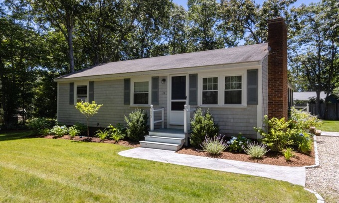 East Falmouth Cottage | Cozy East Falmouth Cottage on the Seacoast Shores