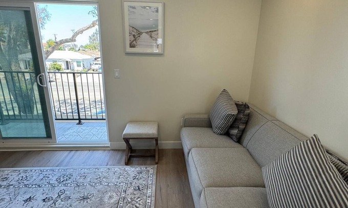 Madrona House | Cozy&Elegant Torrance Apartment with Balcony close to Redondo Beach