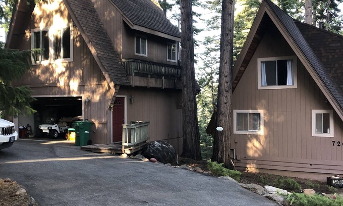 Lake Almanor Country Club Cabin | Cozy Family Cabin with Studio! Great Week or Weekend get away!