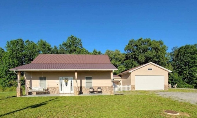 Nancy Cabin | Cozy Family Fishing Cabin, with Sauna, Near Lake 1/2mile beautiful walk/view!