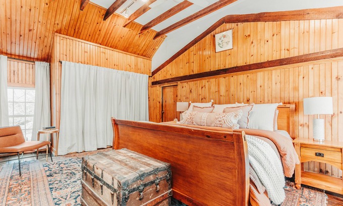 Stratham Other | Cozy family friendly private apartment farm stay