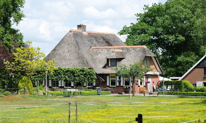 Zuna House | Cozy Farm Stay for Groups