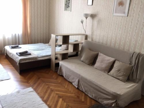 Laposdulo Apartment | Cozy flat at Stadionok M station