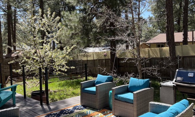 Kachina Village House | Cozy Forest Retreat- Family Friendly and Pets Welcome.