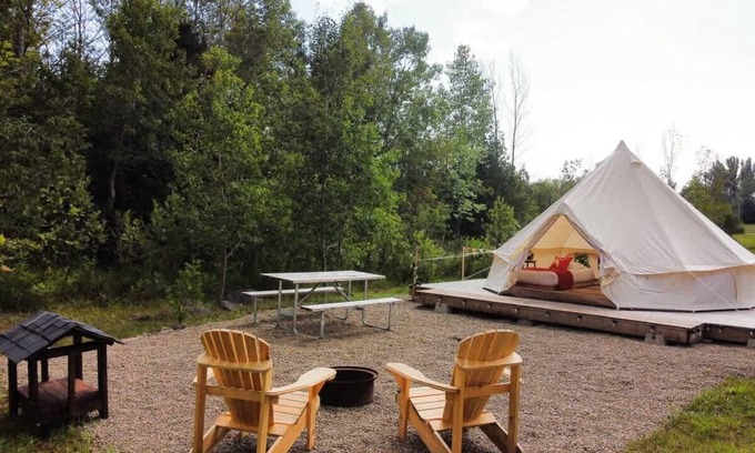 Miller Lake House | Cozy “Fox’s Den” Luxury Tent Tobermory Getaway