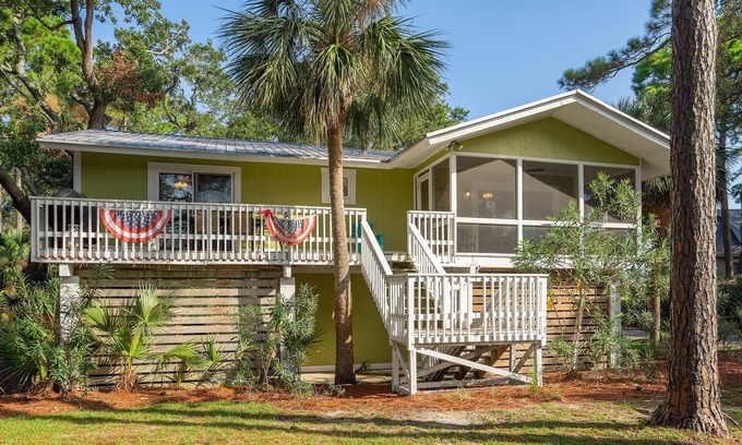 Saint Helena Island House | Cozy Fripp cottage on quite cul de sac