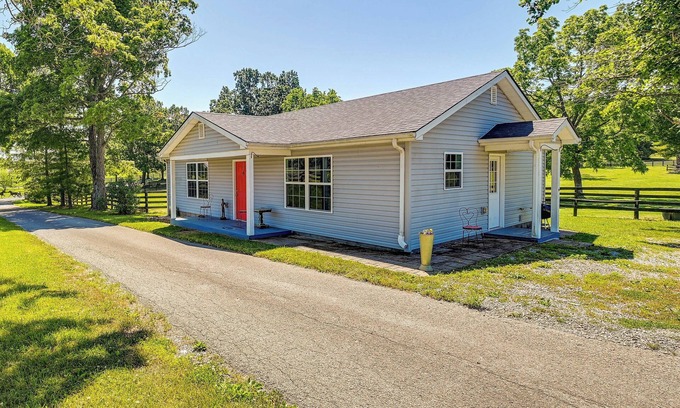 Rutland Cottage | Cozy Georgetown Cottage on a Working Horse Farm!